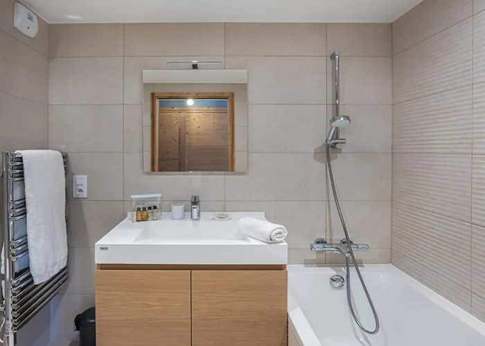 Mitoyen Exceptionnel A 1650, 4 En Suite, Animaux Admis - Fr-1-563-137 * Courchevel